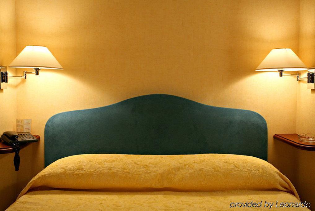 ホテル コンコルテル パリ 部屋 写真